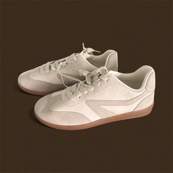 Dolce Vita Stylish Cream Sneakers - Picture 2 of 8
